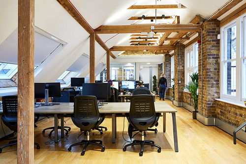 時(shí)尚辦公網(wǎng) 辦公設(shè)計(jì) 設(shè)計(jì)欣賞 趣味工業(yè)風(fēng) 游戲開(kāi)發(fā)公司hutch games倫敦辦公室擴(kuò)張?jiān)O(shè)計(jì)欣賞